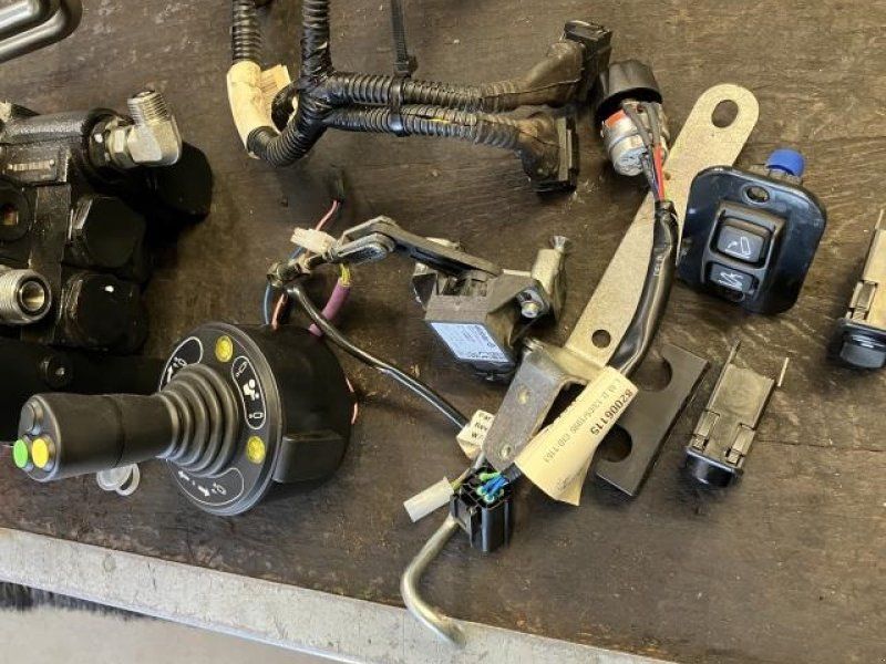 New Holland MIDT MONTERET VENTIL