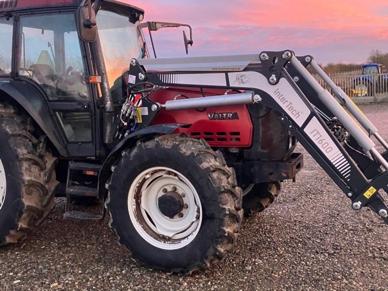 Valtra 6750