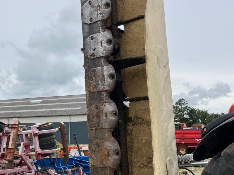 Krone am 403 skårlægger