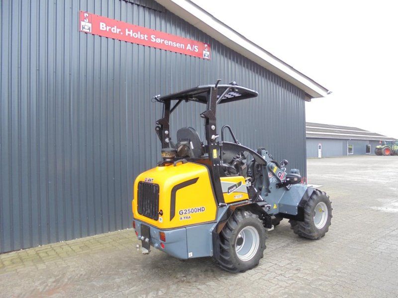 Giant G2500XHD