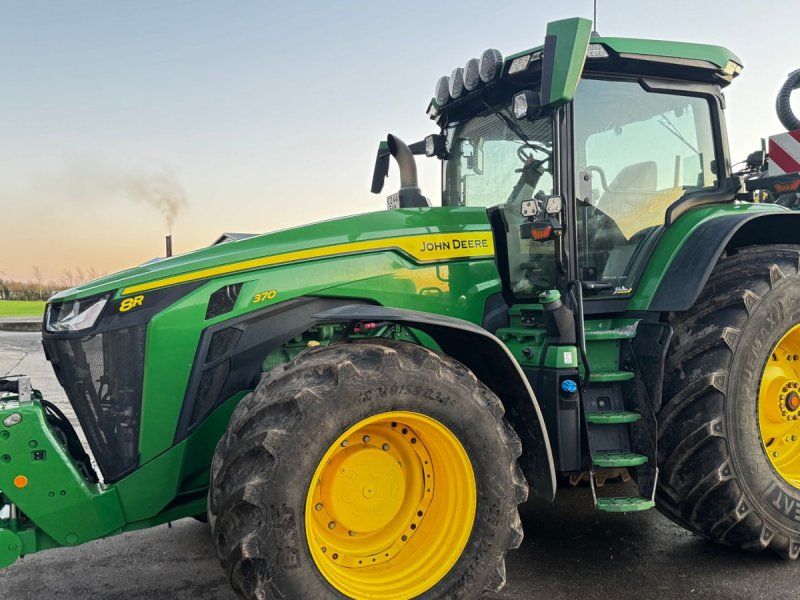 John Deere 8R370