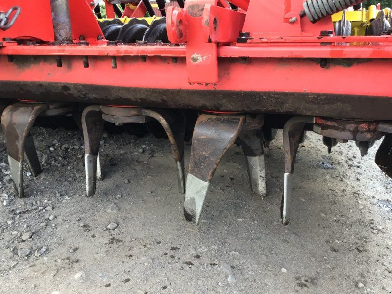 Pöttinger VITASEM 302 ADD mit LION 301, 24 Reihen/ 1.000 L., nur 1.150 ha