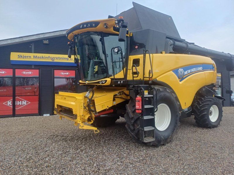 New Holland CX 8.85 T4B