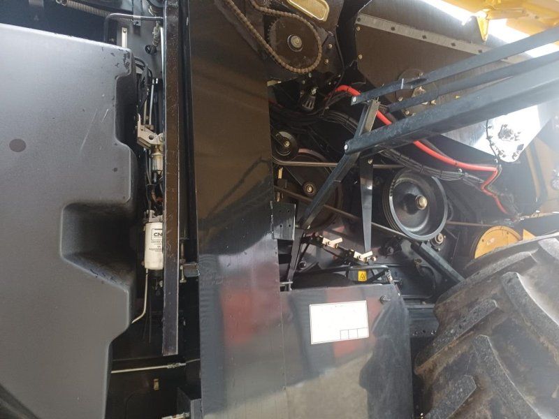 New Holland CX 8.85 T4B