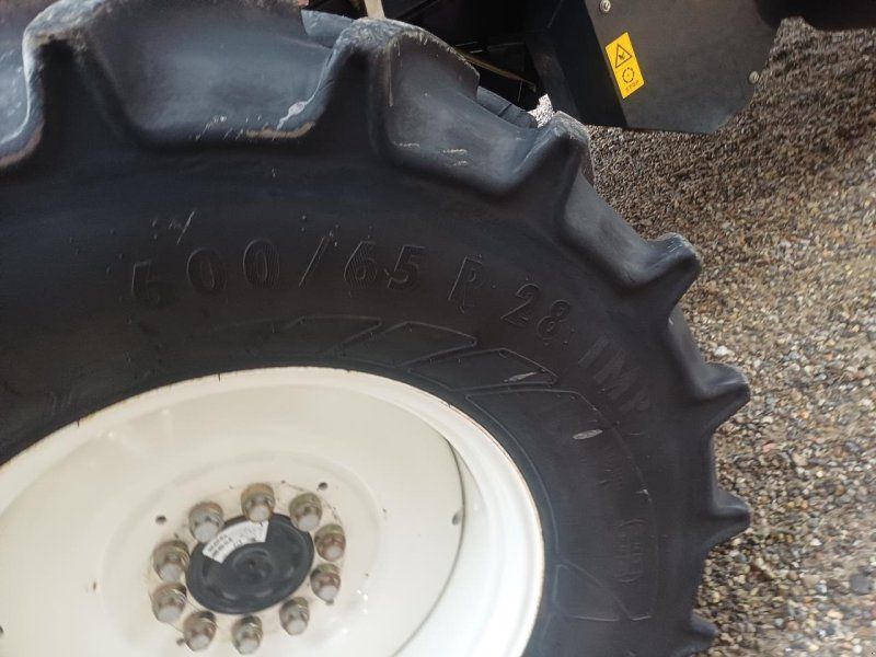 New Holland CX 8.85 T4B