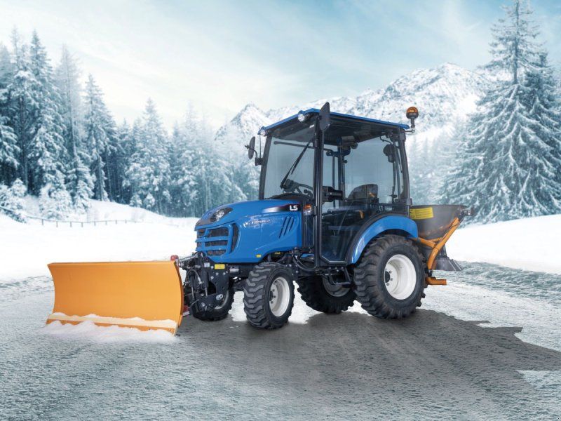 LS Tractor XJ25 HST Snowline
