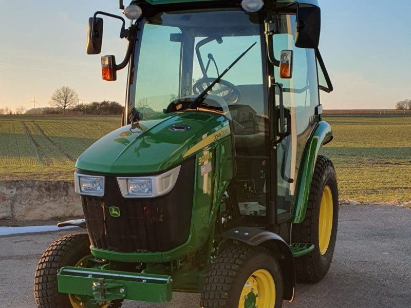 John Deere 3039R