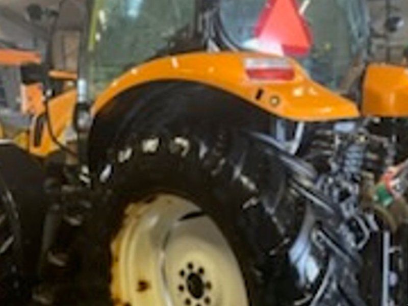 New Holland T 6040 Elite