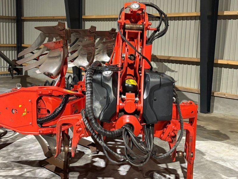 Kuhn Varimaster L Med pakker på plovet 500 ha