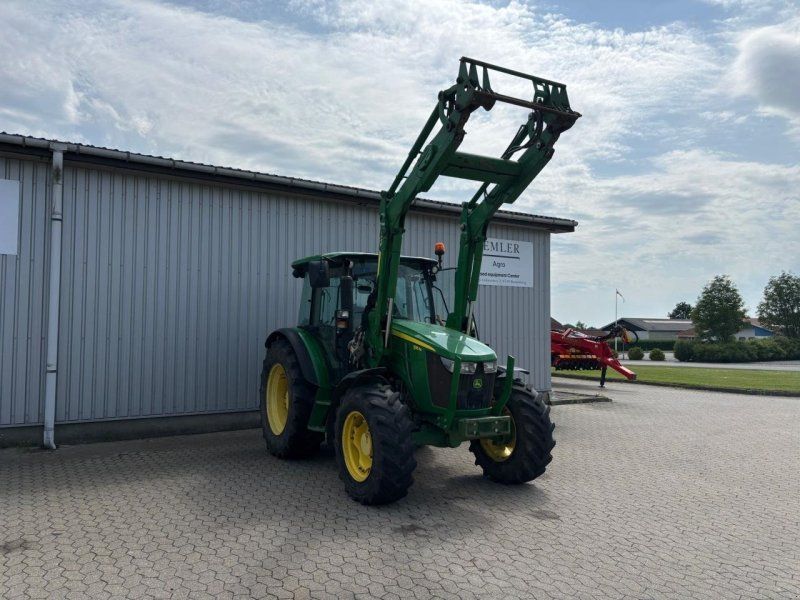 John Deere 5115M