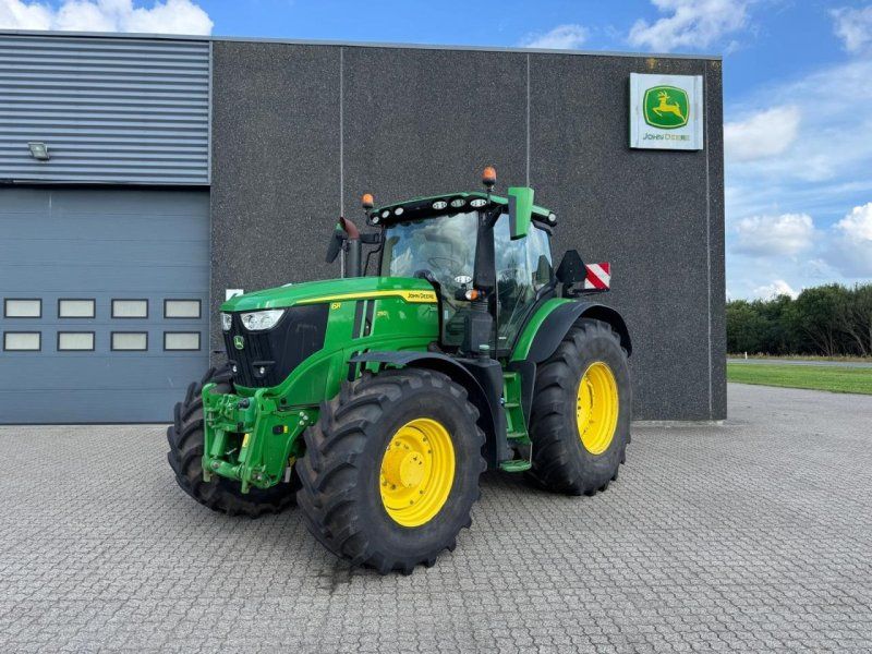 John Deere 6R 250