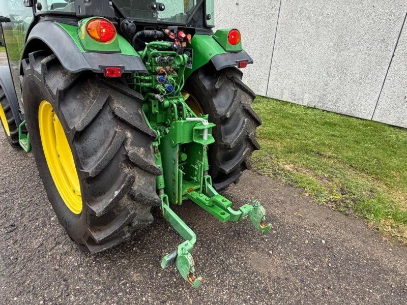John Deere 5105