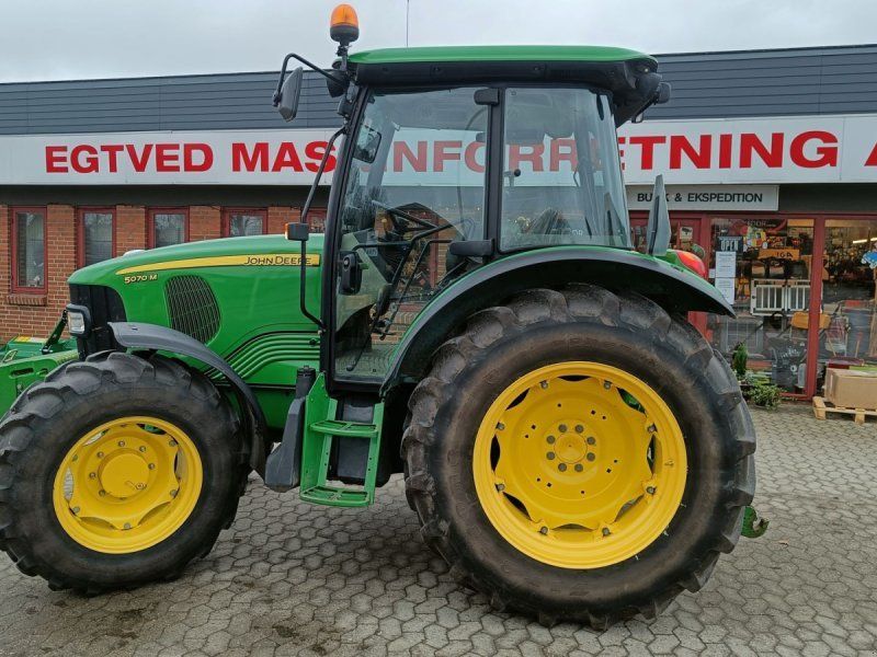 John Deere 5070M med 40 km/t gearkasse