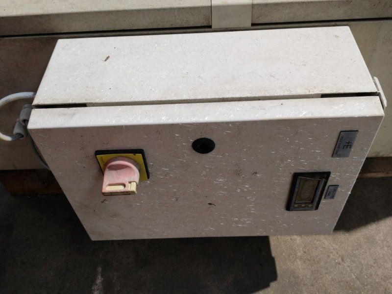 Doseringspumpe med styreskab