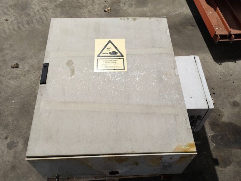 Doseringspumpe med styreskab