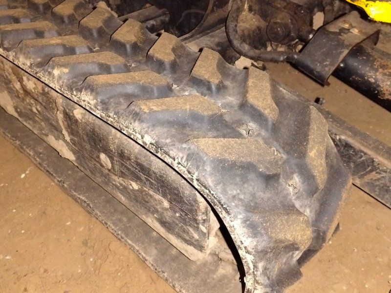 JCB 8018 med nyere bælter