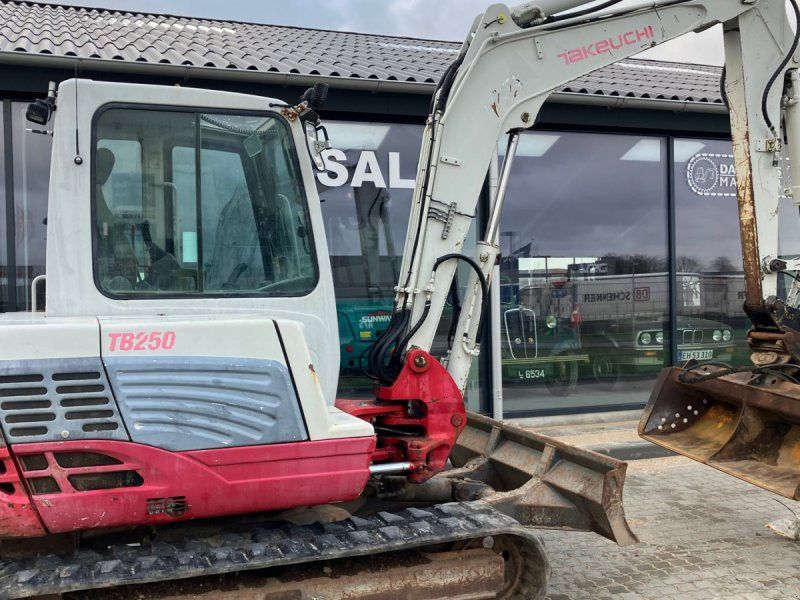 Takeuchi TB 250 TB250