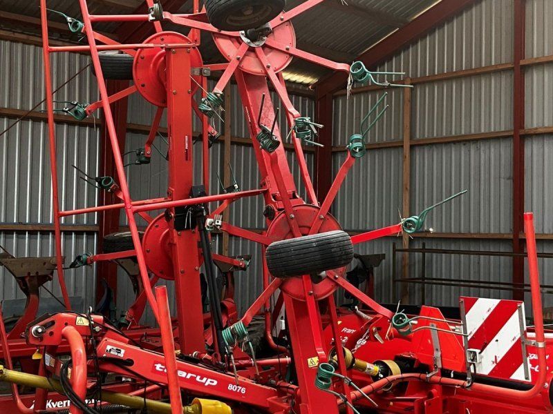 Kverneland Taarup 8076