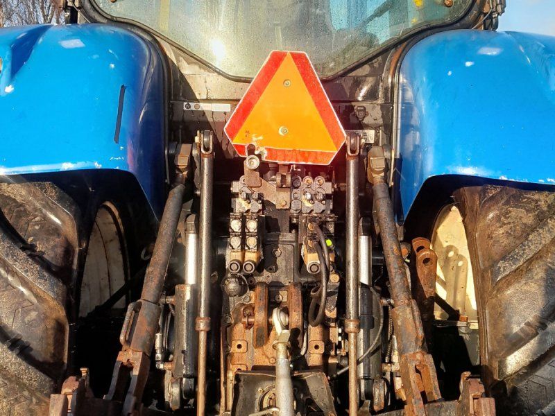 New Holland T7060 Power Shift med ÅLØ Q 76 frontlæsser