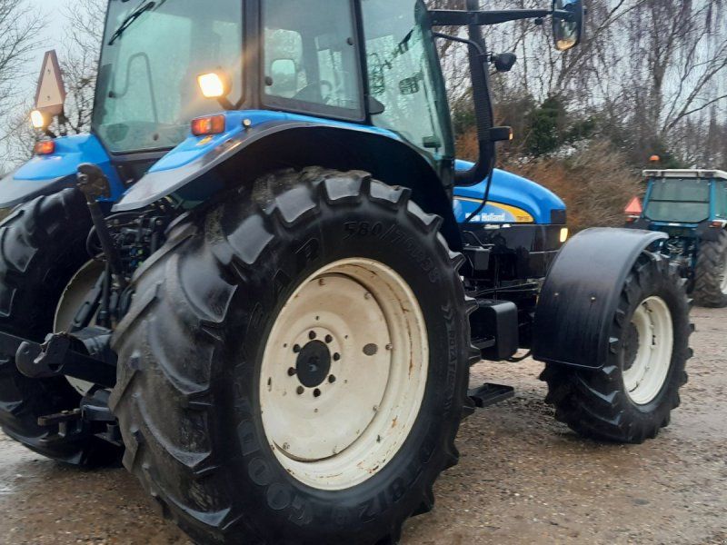New Holland TM 155 Range Comand med frontlift Super Steer lige klar til snee