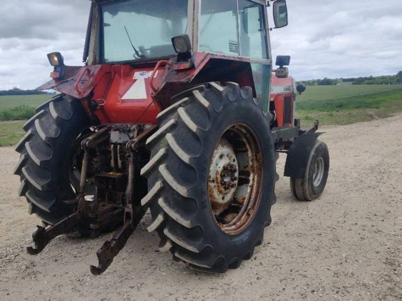 Massey Ferguson 2640 med frontlift