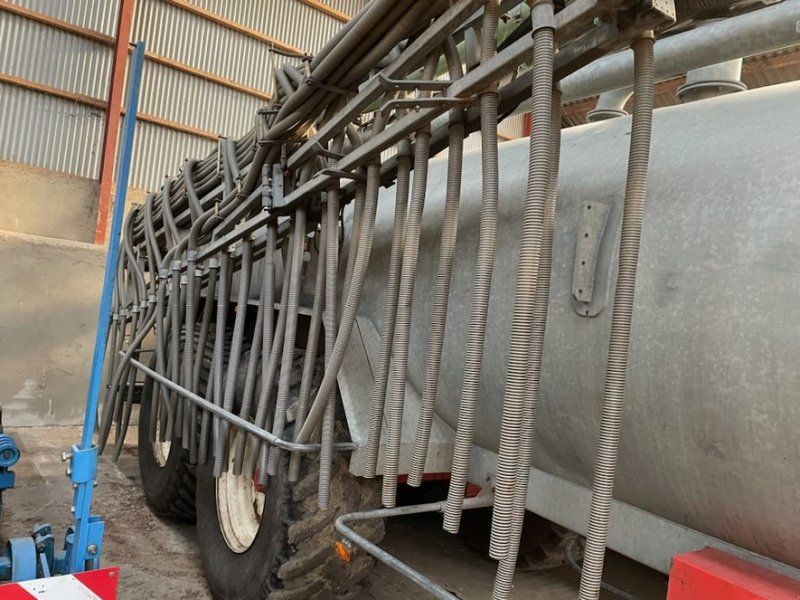 20.000l gyllevogn med 24 m bom Galvaniseret