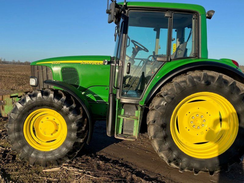 John Deere 6320