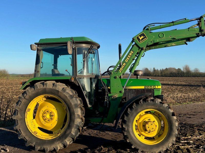 John Deere 2850 Med frontlæsser og euro-skifte