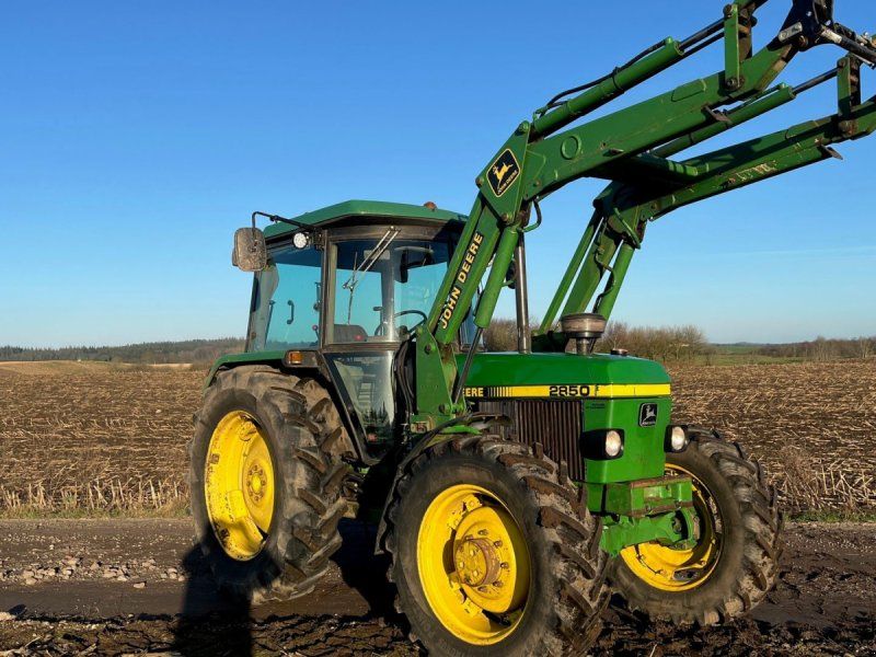John Deere 2850 Med frontlæsser og euro-skifte