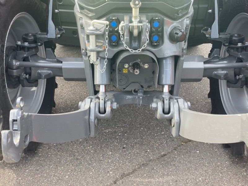 Massey Ferguson 5S.145 clusive Dyna-6 clusive