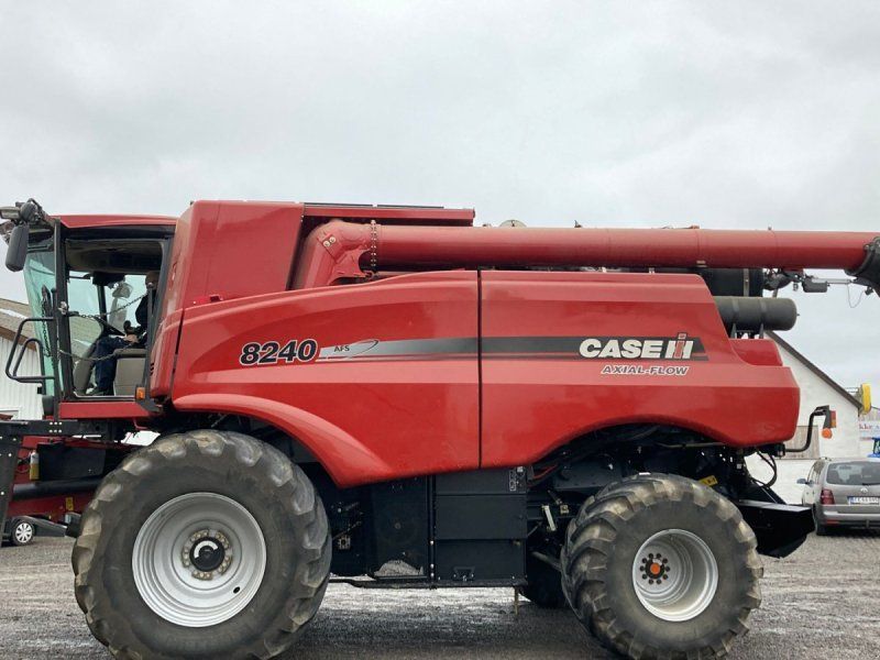 Case IH Axial Flow 8240