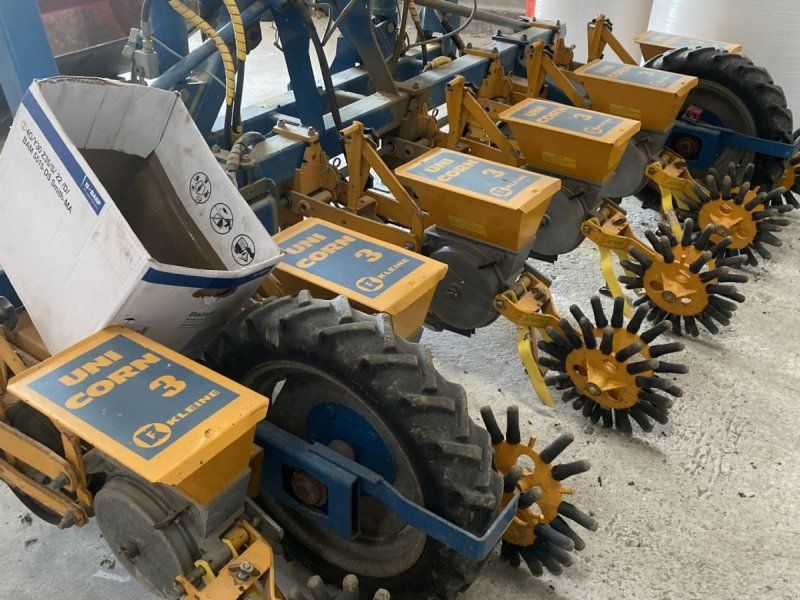 Kleine Unicorn 3, 12 rækket. Utrolig velholdt maskine fra hør.