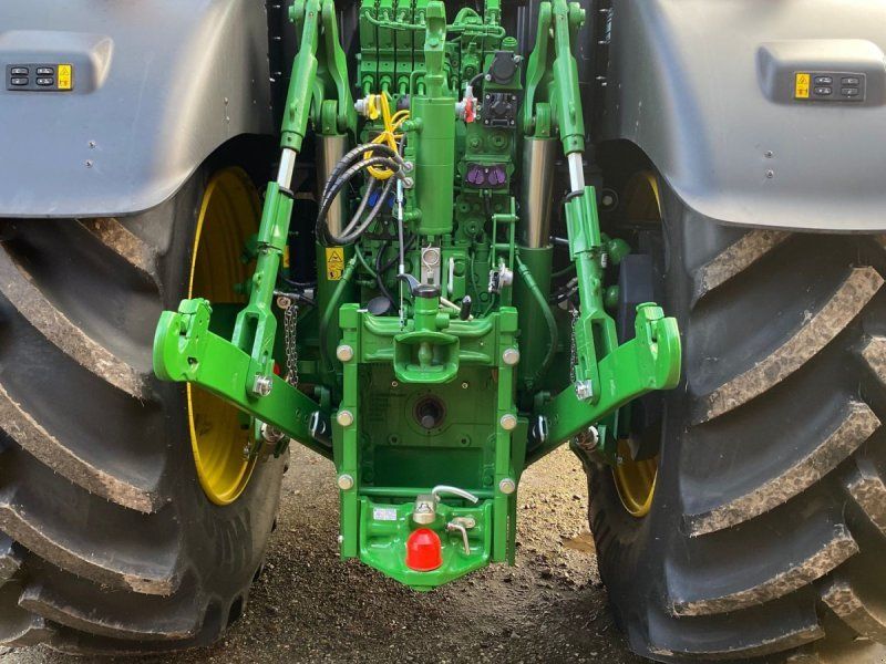 John Deere 6R250