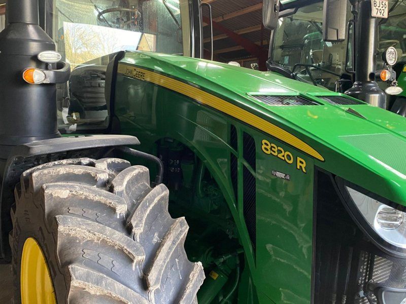 John Deere 8320R