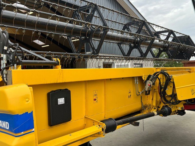 New Holland 24 fod skærebord Årgang  inkl vogn