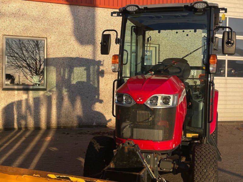 Massey Ferguson 1735M HC