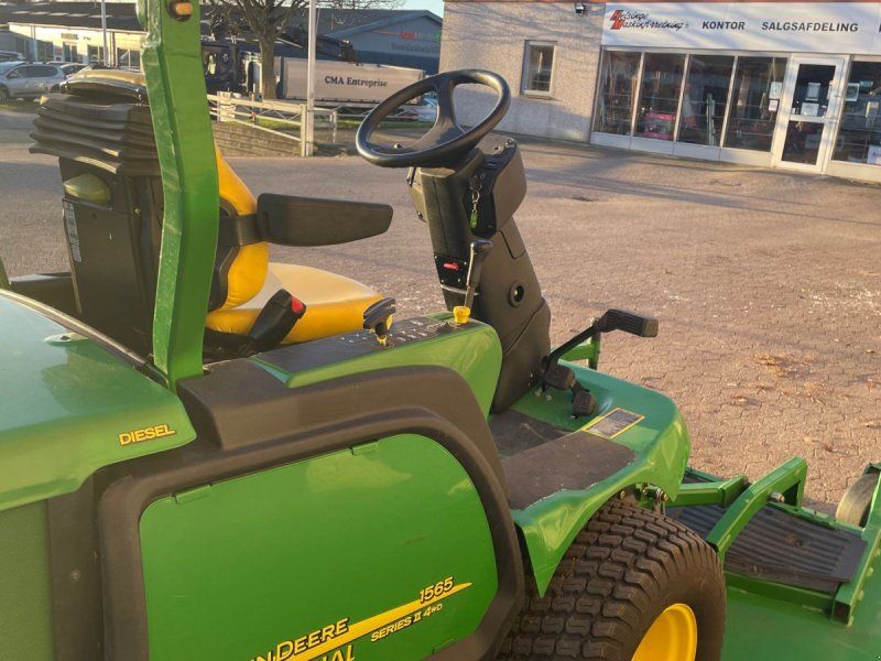 John Deere 1565
