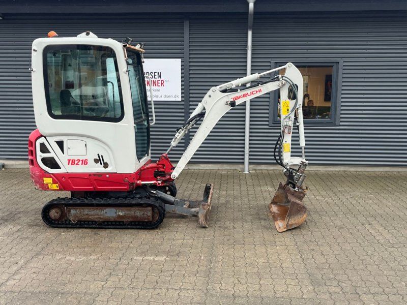 Takeuchi TB216 Tiltman med hydraulisk skovlskifte