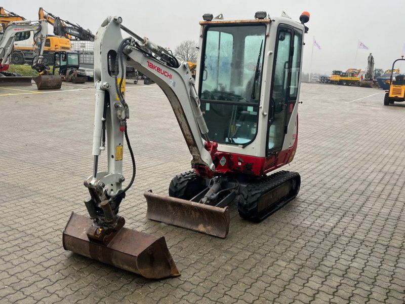 Takeuchi TB216 Tiltman med hydraulisk skovlskifte