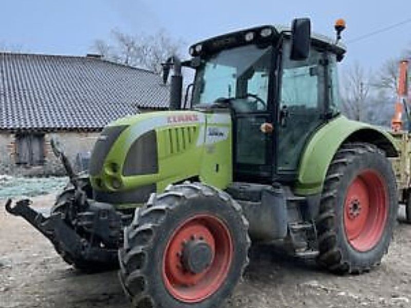 Claas ARION 520