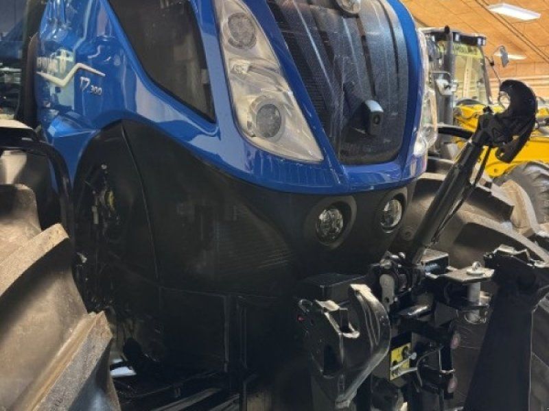 New Holland T7.300 AC Gen