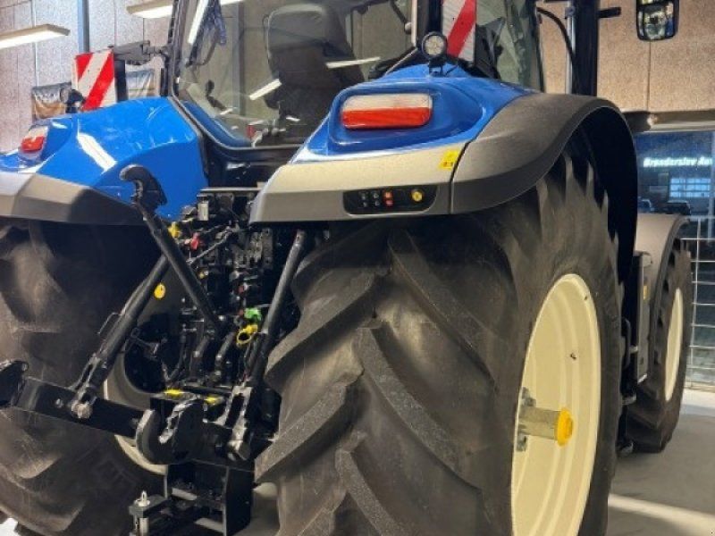 New Holland T7.300 AC Gen