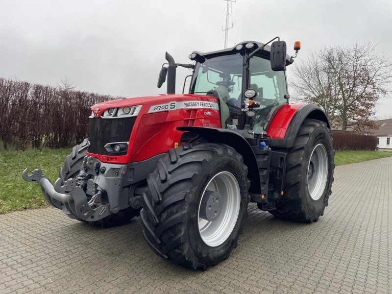 Massey Ferguson 8740S