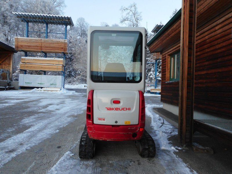 Takeuchi TB 216 ( 1.865kg ) POWERTILT + 3 Löffel