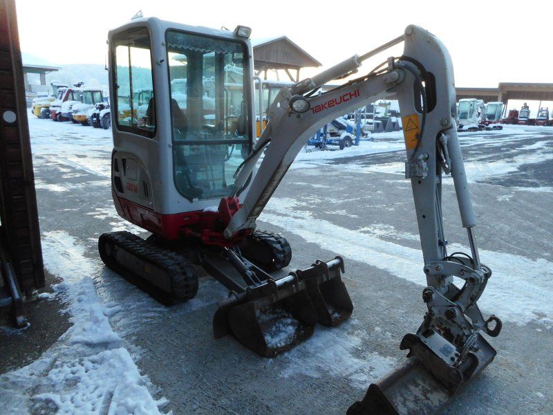 Takeuchi TB 216 ( 1.865kg ) POWERTILT + 3 Löffel