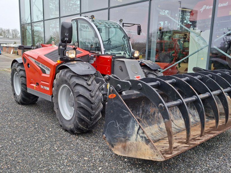Massey Ferguson TH7038