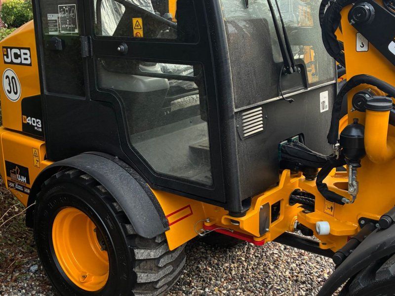 JCB 403 Plus Agri Med kabine og 30 km/t