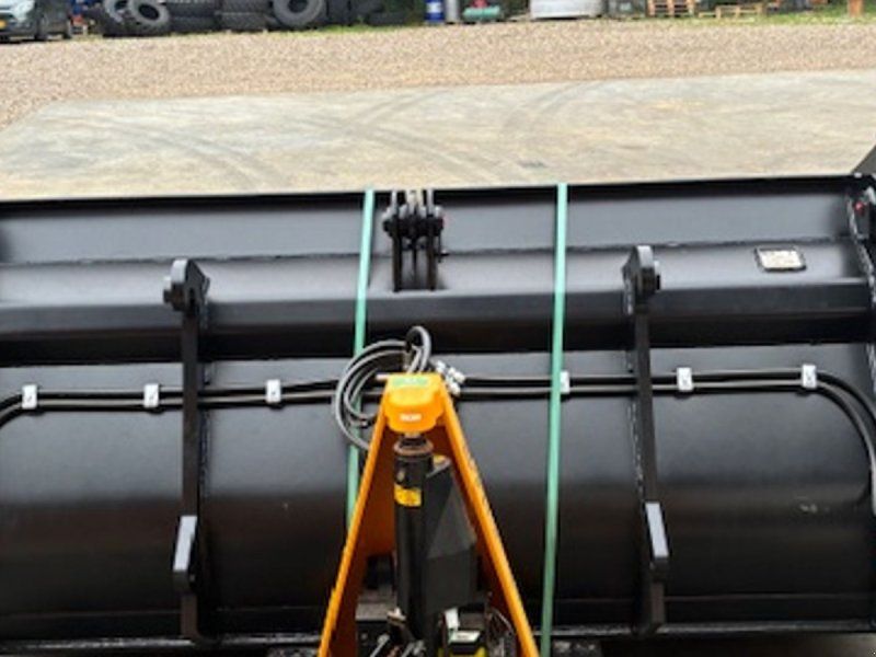 JST S overfaldsskovl m/skårne tænder