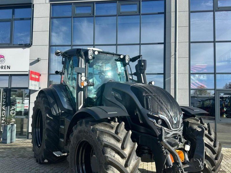 Valtra T235D