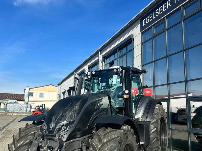 Valtra T235D